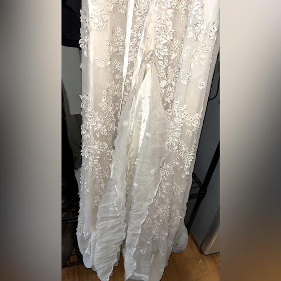 Reva Mivasagar 100% silk wedding dress - vintage vibes - Picture 5 of 12